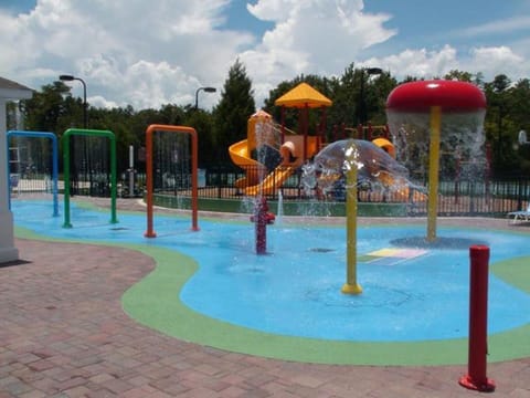Splash zone (next to the pool) for the little ones of the family.