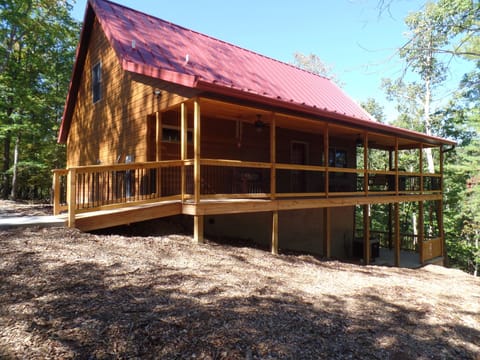 Welcome to Buck Haven, a warmly appointed cabin built the summer of 2016.