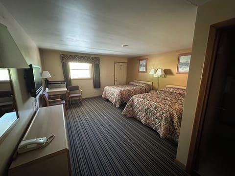 Standard Room, 2 Double Beds | Free WiFi, bed sheets