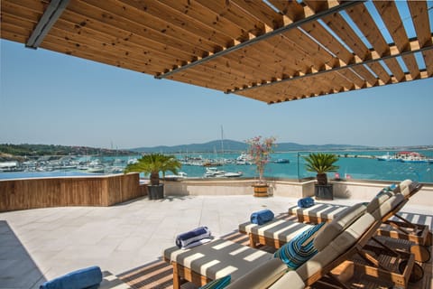 Sundeck