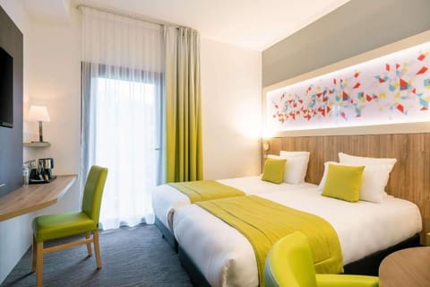 Basic Twin Room | Premium bedding, in-room safe, desk, soundproofing