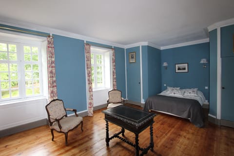 The blue bedroom (double bed)