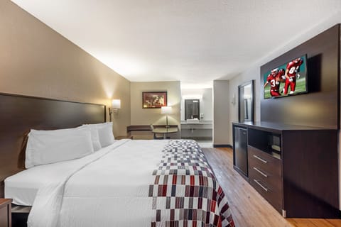 Superior Room, 1 King Bed, Non Smoking | Property grounds