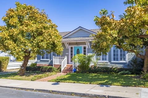 Live like a local in our beautiful beach cottage in La Jolla.
