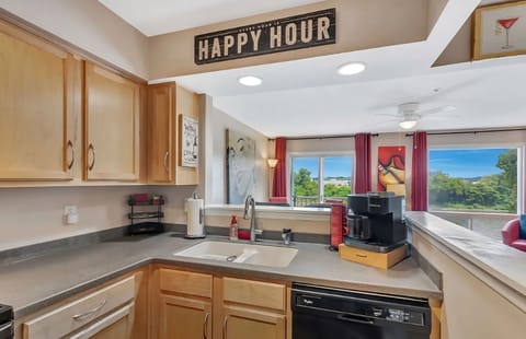 Cuisinart Dual Coffee Maker for PODS & Ground Coffee.  Both are provided!