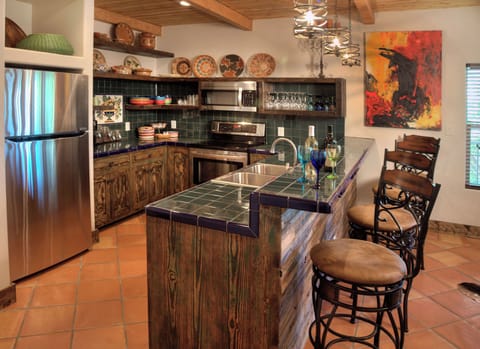 10 foot bar, Keurig, full size stainless appliances(DW too) dishes, cookware