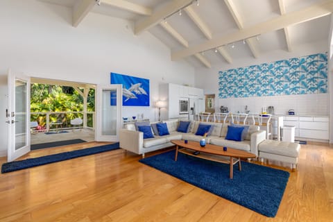 Amazing open floor plan with high vaulted ceilings.