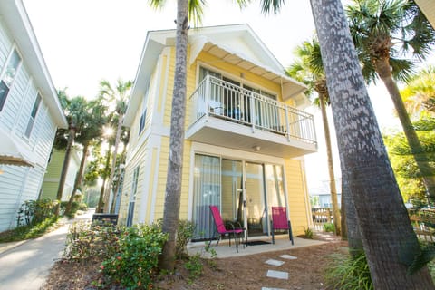 Crystal Beach Retreat Cottage #17 steps from beach pool and walking/biking path.