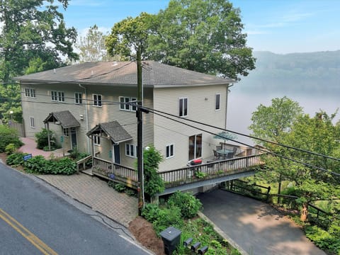 LAKE HOUSE ~ North
Waterfront property on Lake Aldred /Susquehanna River.
