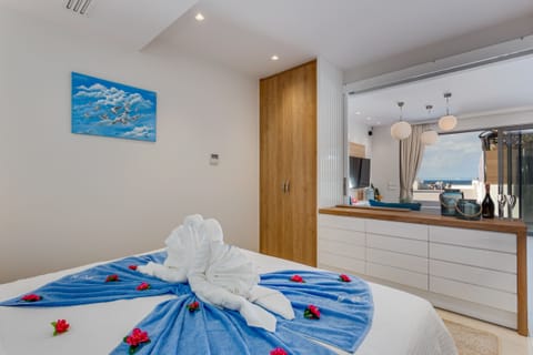 Suite (Joseph) | 1 bedroom, premium bedding, down comforters, pillowtop beds