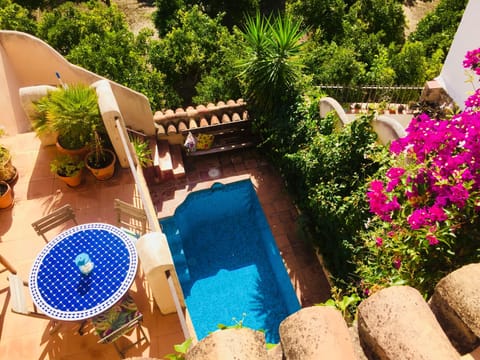 Village house on 3 floors with pool and outdoor bath/shower