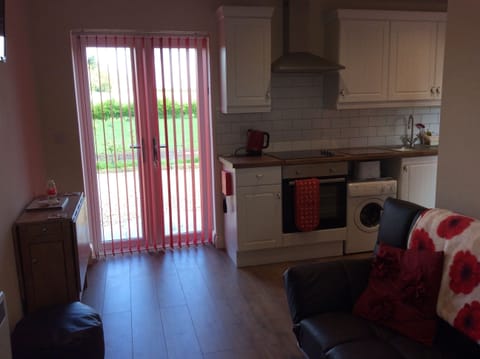 Lounge / dining area