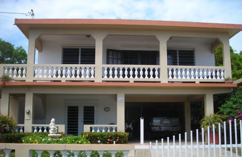 Dos Palmas-Ground Floor, 1 Bdrm, 1 Ba 