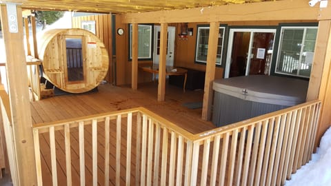 Outdoor dry/wet Sauna 6 persons & Hot Tub 6 persons
