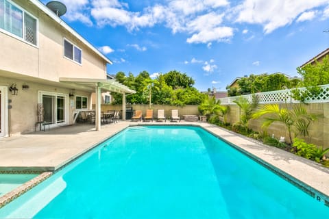 SOLAR/GAS HEATED POOL