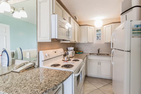 Brand new kitchen with granite countertop