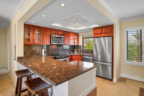 Bar Seating & Granite Counters