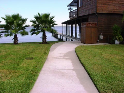 Walking up to the Lake Conroe Boathouse  entrance. 