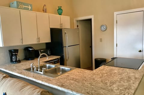 ALL NEW APPLIANCES & KITCHEN FULLY EQUIPPED