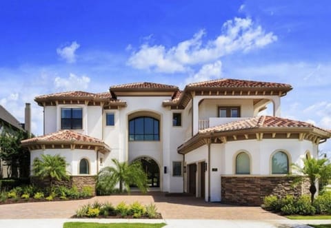 Luxury private home located on the 16th green of the Nicklaus golf course