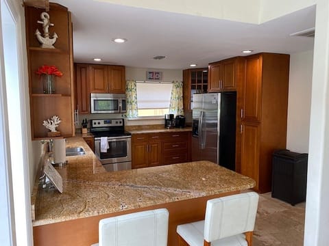 Main house: kitchen alternate view