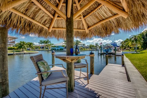 Tiki hut