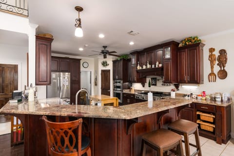 FULLY STOCKED GOURMET KITCHEN