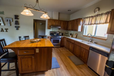 Full Kitchen with all stainless steal appliances