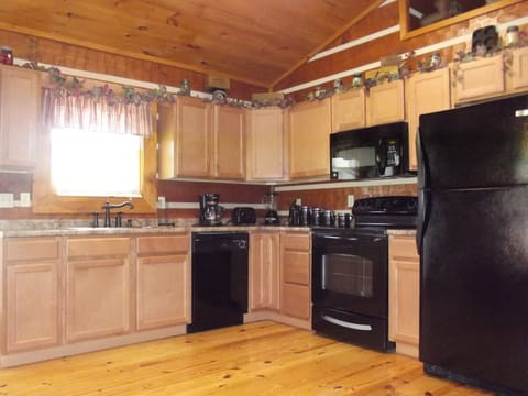 Fully equipped large spacious kitchen.