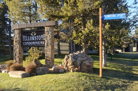 Entrance off Yellowtail Rd.