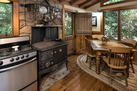 Huffman Creek Retreat -Hemlock-10