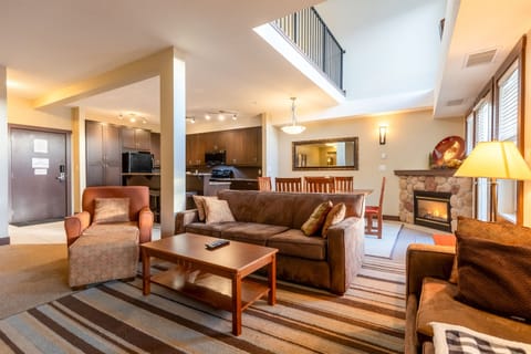 Living Room l Large Open Concept