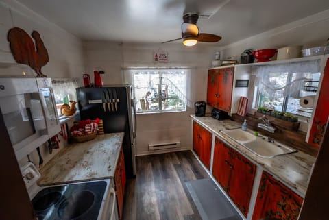 Cottage kitchen fully stocked for your stay