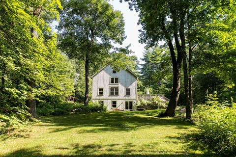 Gorgeous private house in the woods!
