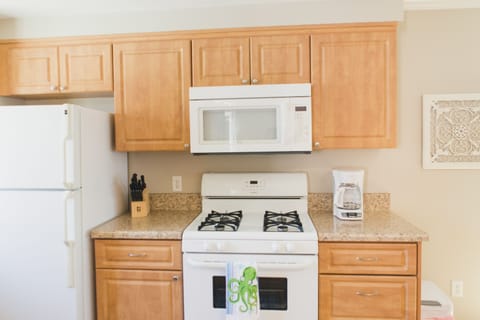 Clean and fully stocked with everything you need to make a meal