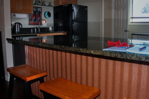 505 Kitchen bar counter