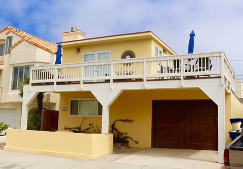 Beach house with parking for 4 cars
