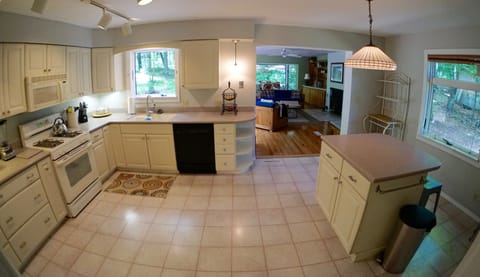 Space for more than one cook in this kitchen! Appliances updated in Fall 2018