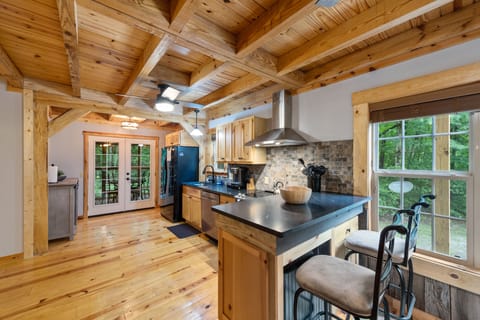 Open kitchen floor plan