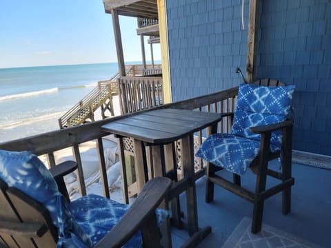 Oceanfront deck w seating for 2