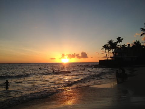 Watch the breathtaking Kona sunset at White Sands Beach only 300 steps away!