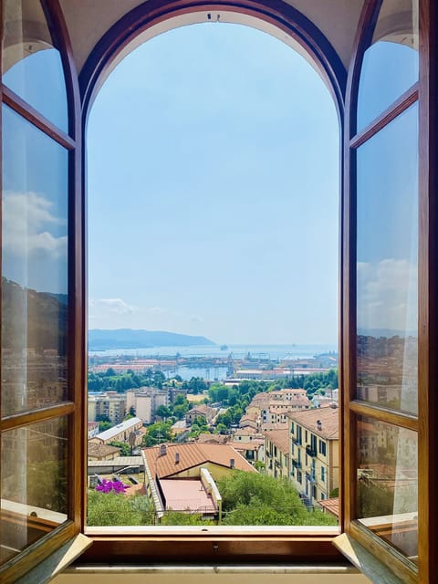 Double or Twin Room, Sea View | In-room safe, desk, soundproofing, free WiFi