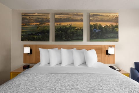 In-room safe, free cribs/infant beds, free WiFi, bed sheets
