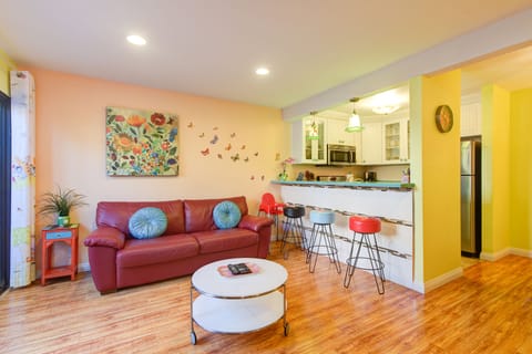 Beautiful Cute Condo!