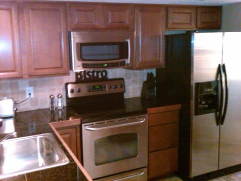 This is a fully equipped kitchen ready to satisfy any cook!