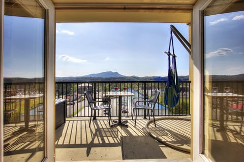 Mountain views and enjoyable hammock swing.