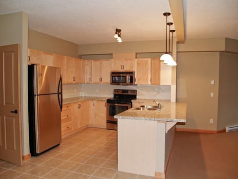 Kitchen with eating bar