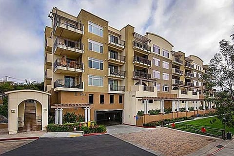 Sea Clifif 1021 Bldg.