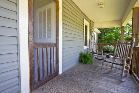 This is what you came for, rocking chair porch& screen door with inviting squeek