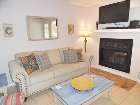 Large screen tv with spectrum tv and internet throughout